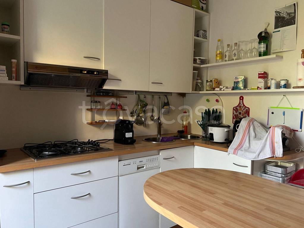 appartamento in affitto a Como in zona Borghi