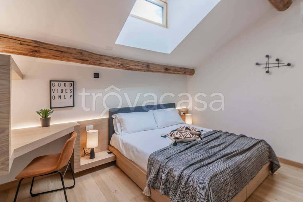 appartamento in affitto a Como in zona Lora