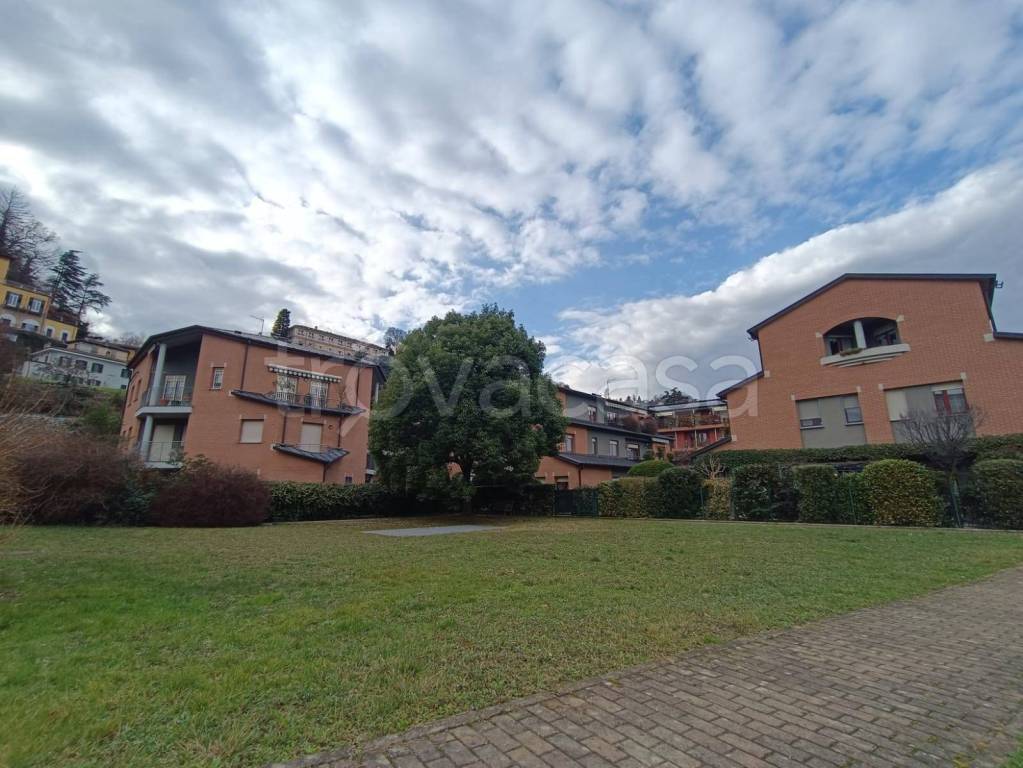 appartamento in affitto a Como in zona Villa Olmo