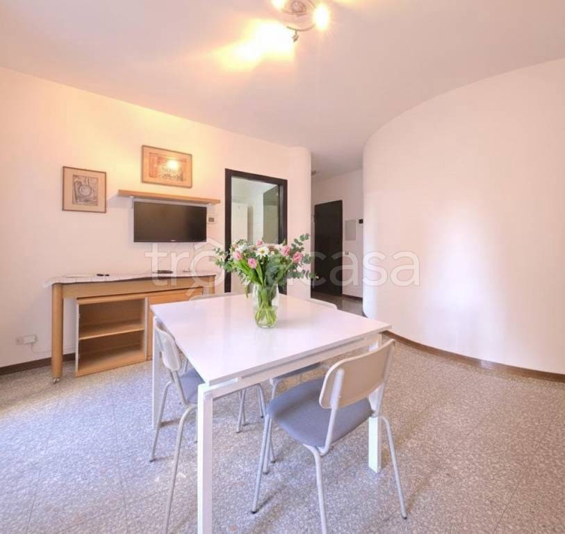 appartamento in affitto a Como in zona Como Centro