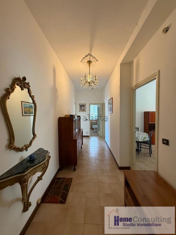 appartamento in affitto a Como in zona Muggiò