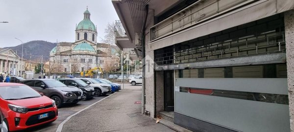 negozio in affitto a Como in zona Como Centro