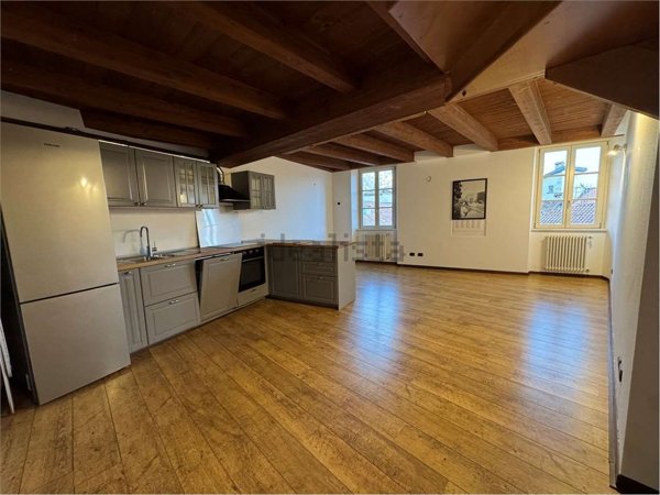 appartamento in affitto a Como in zona Como Centro