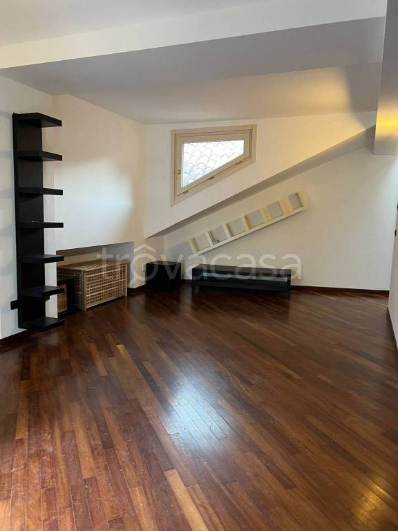 appartamento in affitto a Como in zona Viale Varese