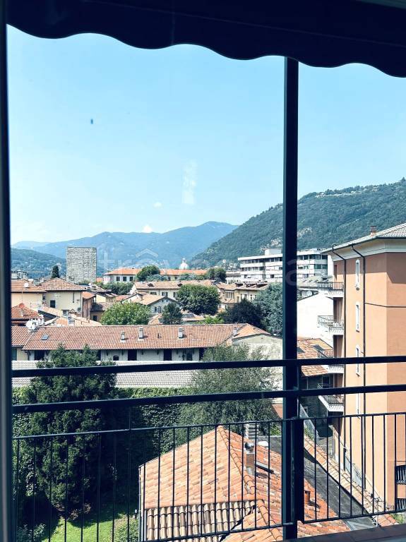 appartamento in affitto a Como in zona Borghi