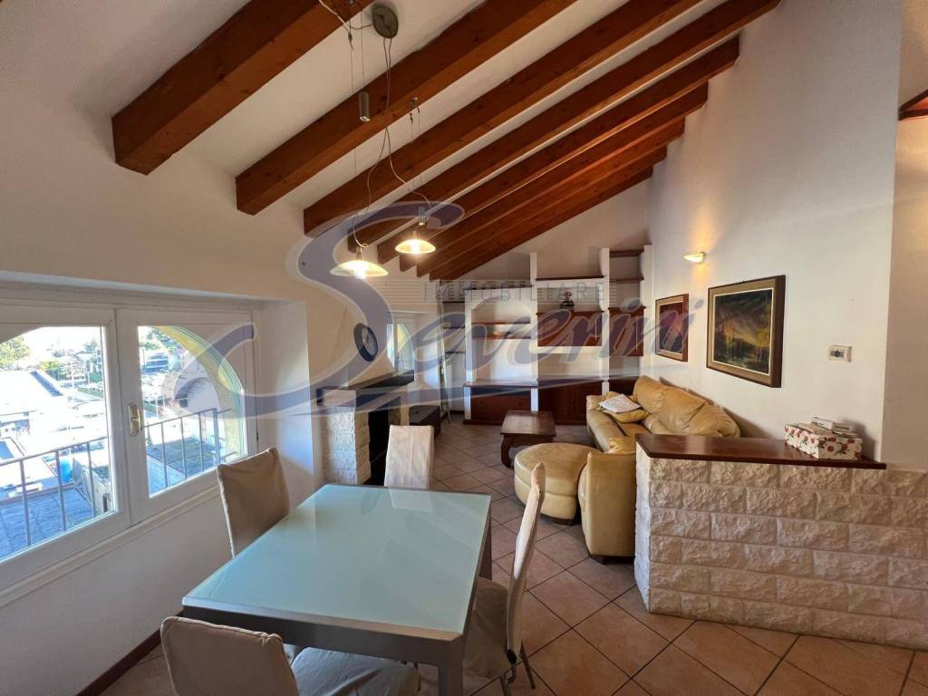 appartamento in affitto a Como in zona Tavernola