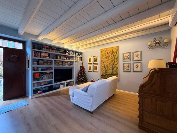 casa indipendente in affitto a Como in zona Breccia