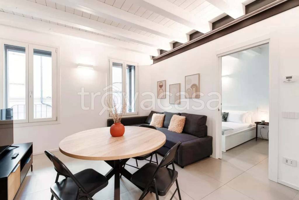 appartamento in affitto a Como in zona Como Centro