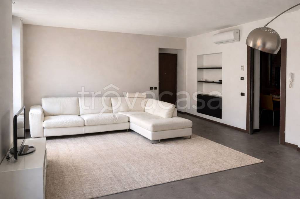 appartamento in affitto a Como in zona Borghi