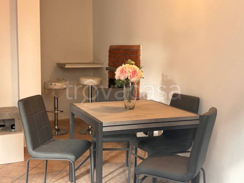 appartamento in affitto a Como in zona Breccia