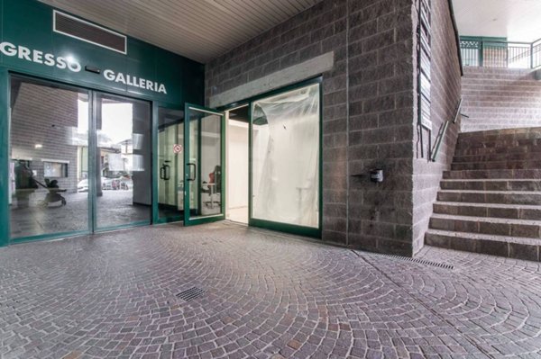 negozio in affitto a Como in zona Lora