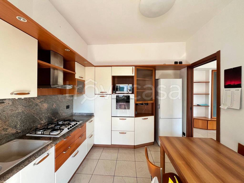 appartamento in affitto a Como in zona Albate
