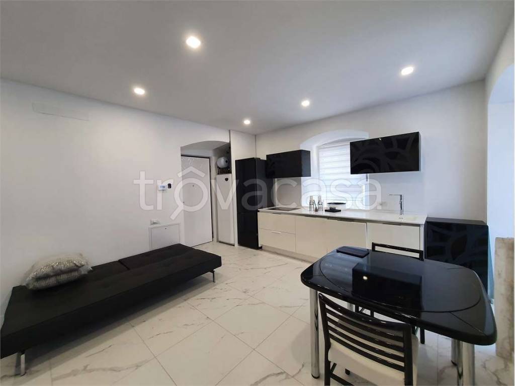 appartamento in affitto a Como in zona Valduce