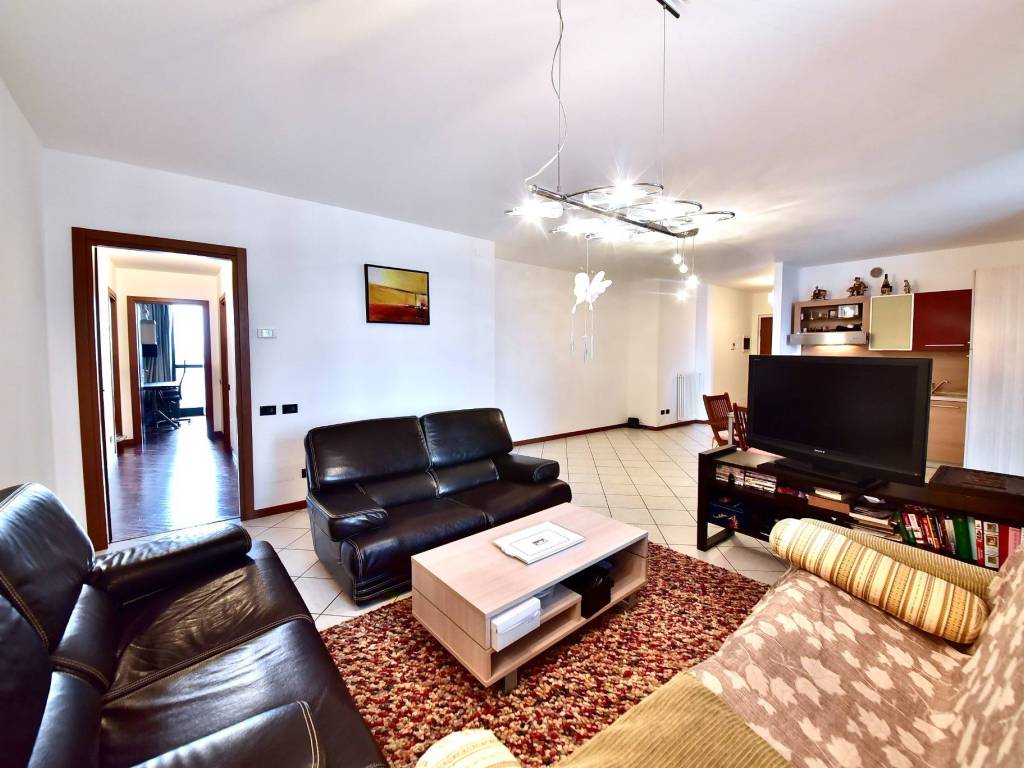 appartamento in affitto a Como in zona Borghi