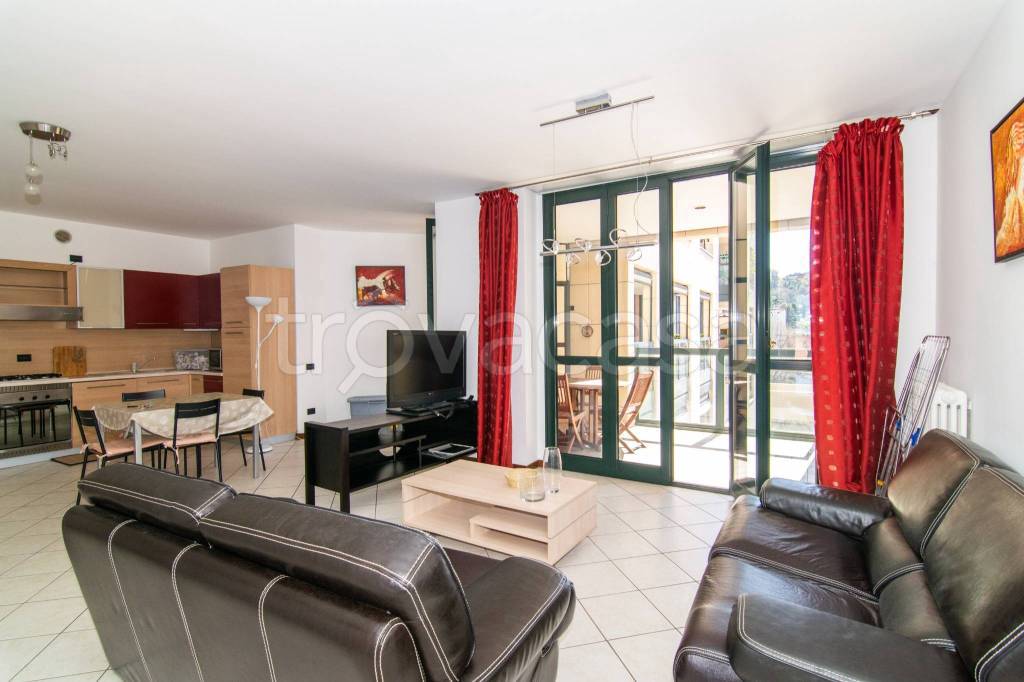 appartamento in affitto a Como in zona Borghi