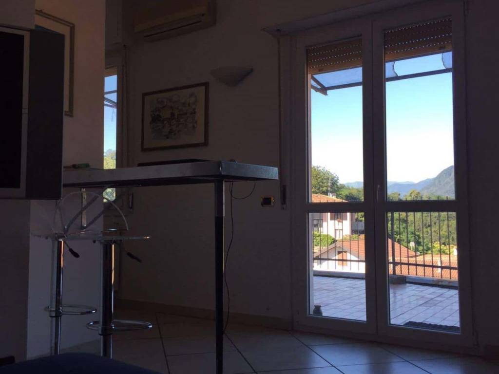 appartamento in affitto a Como in zona Tavernola