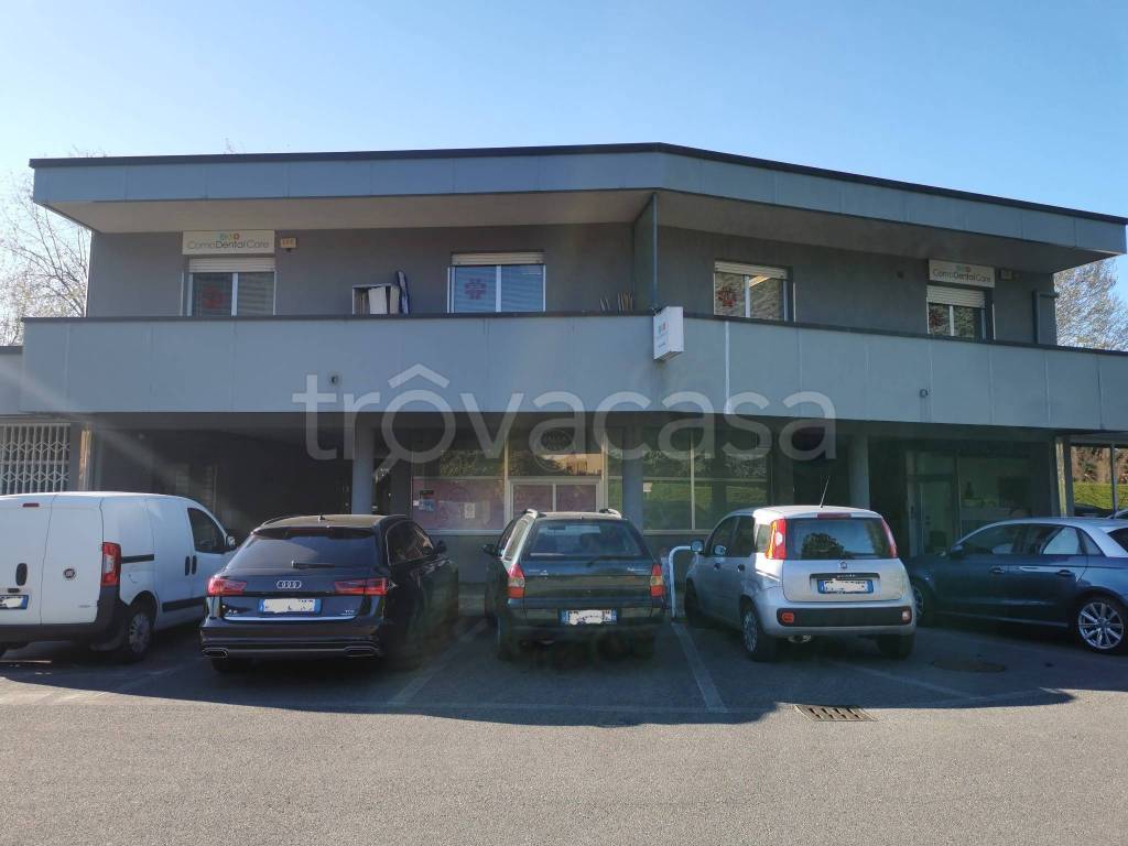 negozio in affitto a Como in zona Sagnino