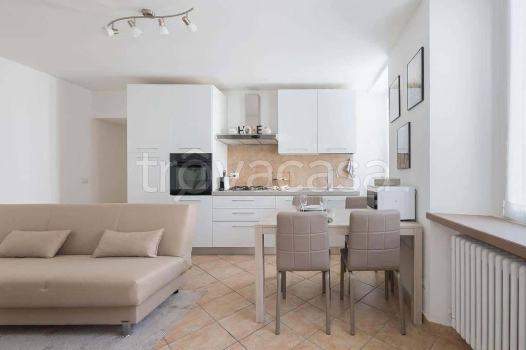 appartamento in affitto a Como in zona Borghi