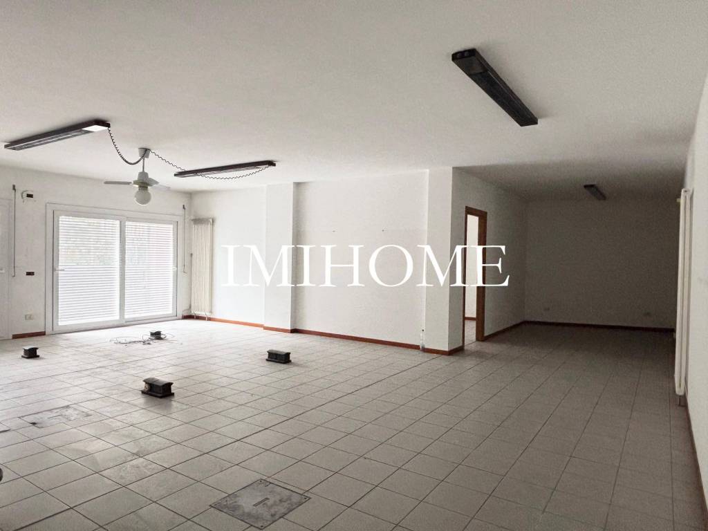 ufficio in affitto a Como in zona Borghi