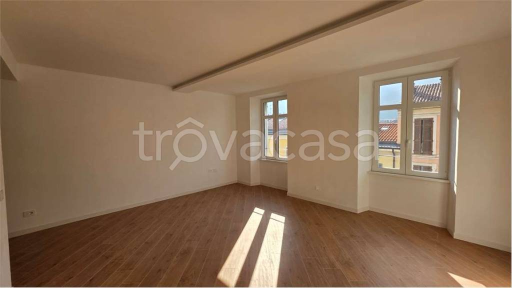 appartamento in affitto a Como in zona Borghi