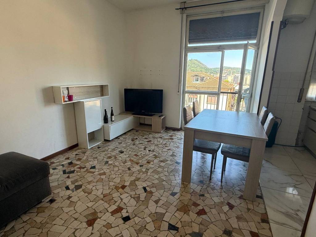 appartamento in affitto a Como in zona Tavernola