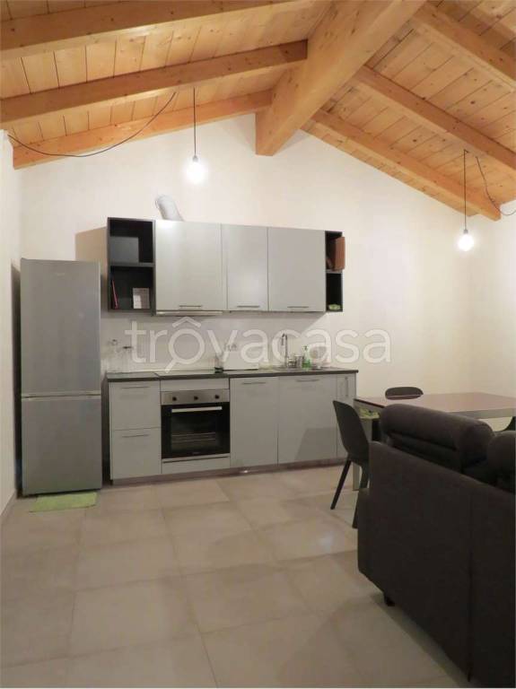 appartamento in affitto a Como in zona Borghi