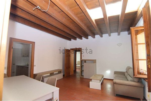 appartamento in affitto a Como in zona Piazza Volta