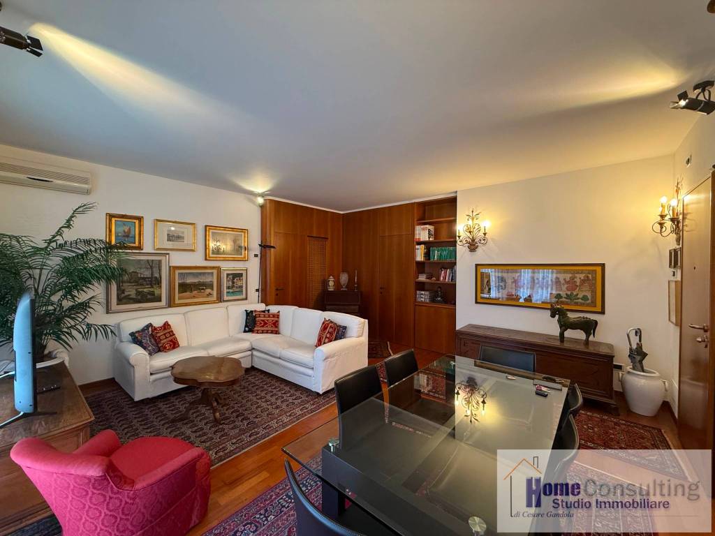 appartamento in affitto a Como in zona Lora
