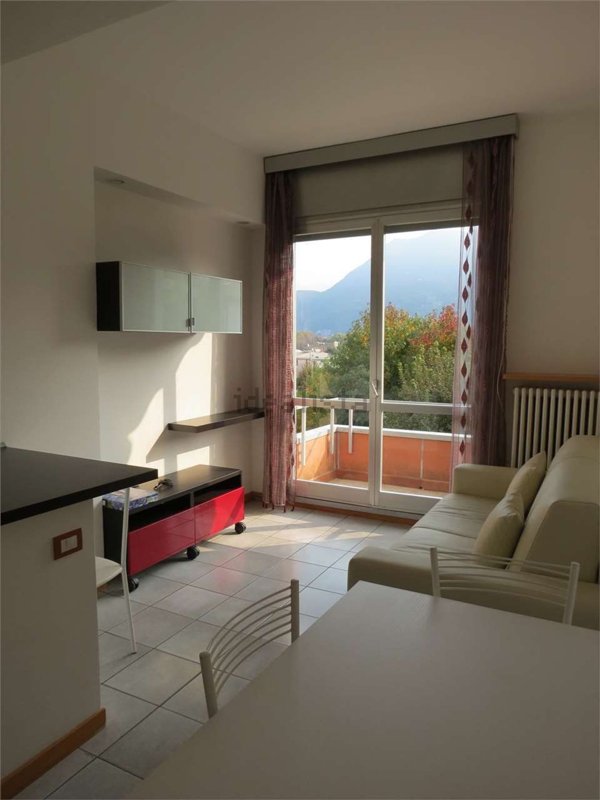 appartamento in affitto a Como in zona Tavernola