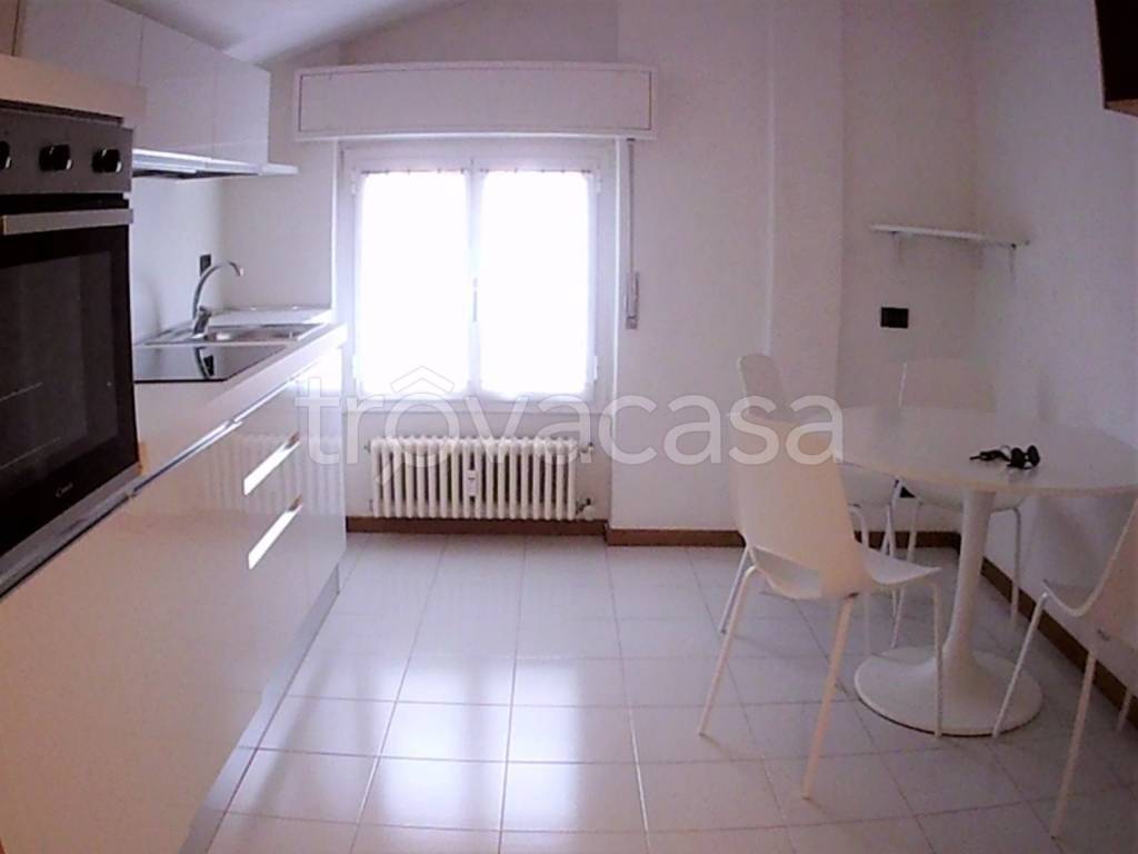 appartamento in affitto a Como in zona Tavernola