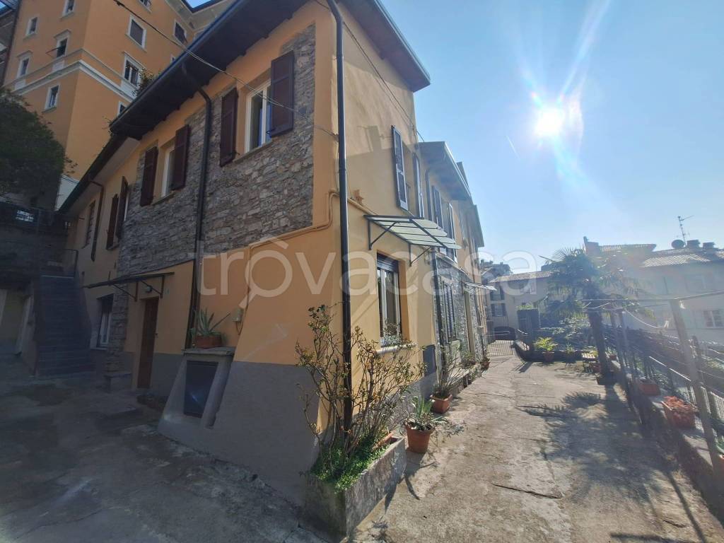 appartamento in affitto a Como in zona Valduce