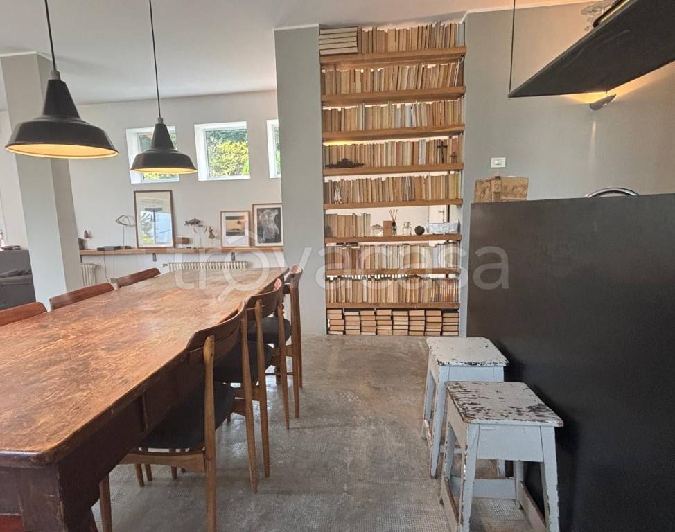 appartamento in affitto a Como in zona Tavernola