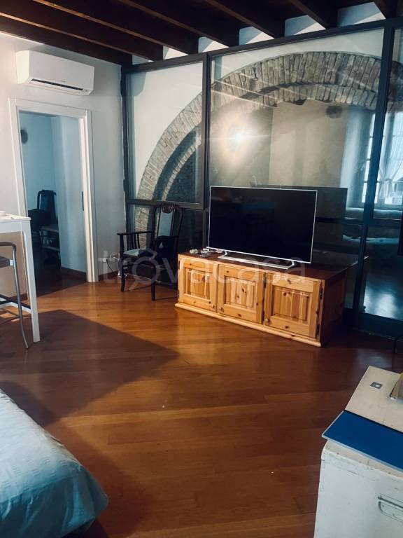 appartamento in affitto a Como in zona Como Centro