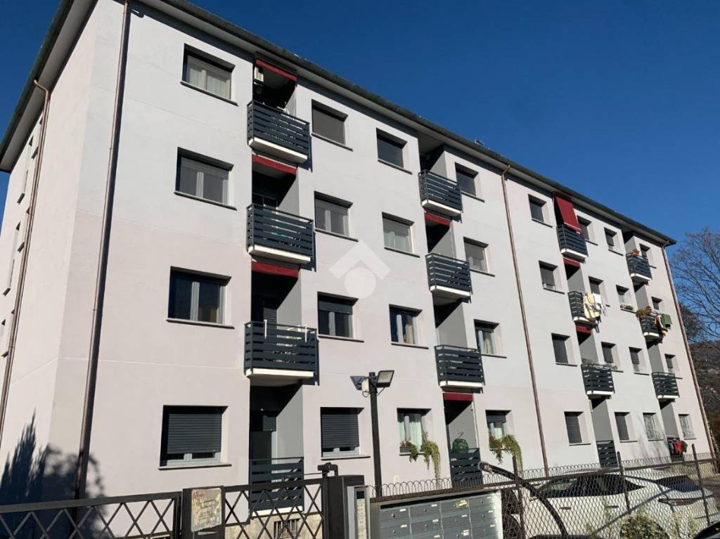 appartamento in affitto a Como in zona Muggiò