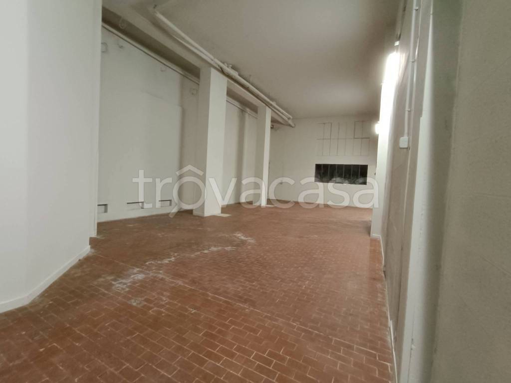 box auto in affitto a Como in zona Valduce