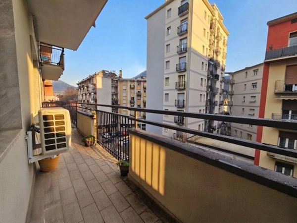 appartamento in affitto a Como in zona Borghi