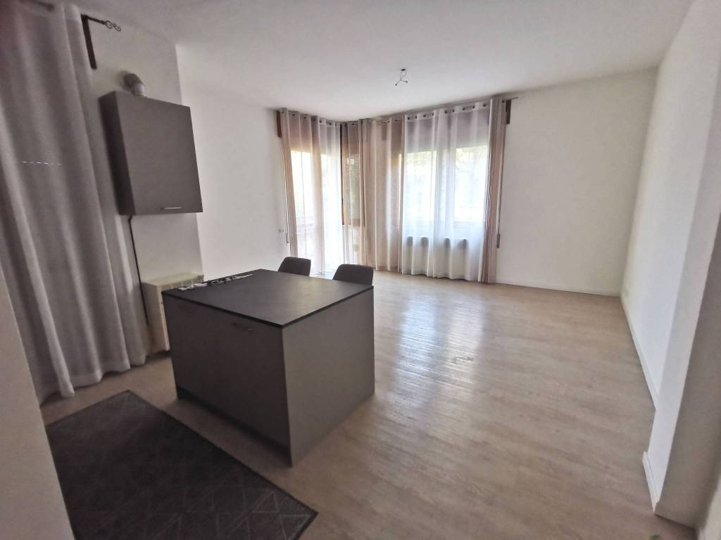 appartamento in affitto a Como in zona Prudenziana