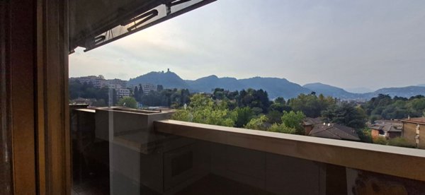 appartamento in affitto a Como in zona Salita dei Cappuccini