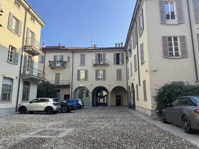 appartamento in affitto a Como in zona Piazza Volta