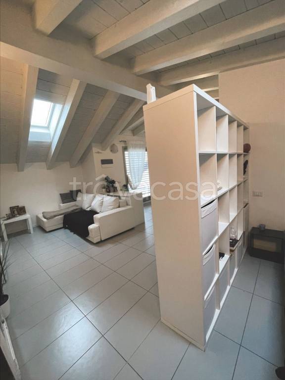 appartamento in affitto a Cucciago