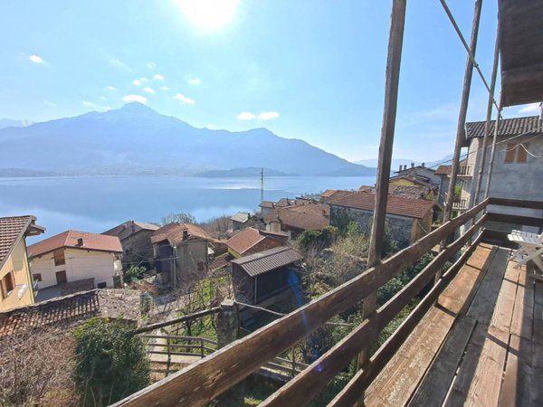 casa indipendente in affitto a Domaso