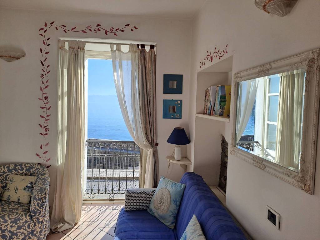 appartamento in affitto a Domaso