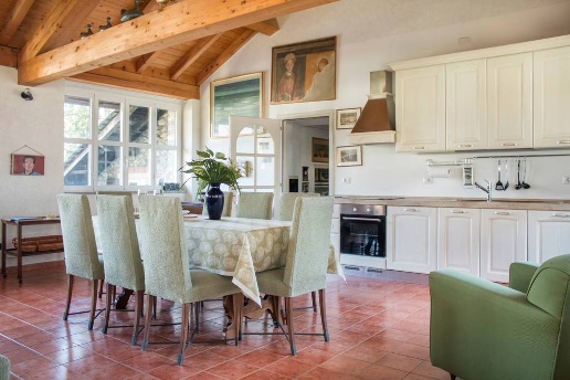 appartamento in affitto a Dongo