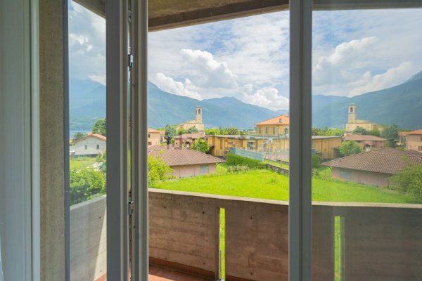 appartamento in affitto a Dongo