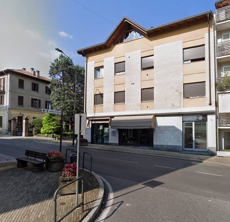negozio in affitto ad Erba
