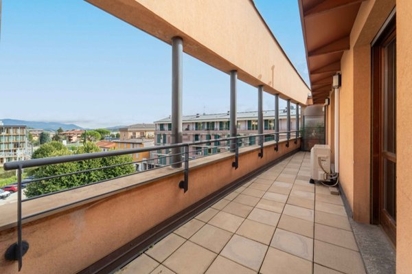 appartamento in affitto ad Erba