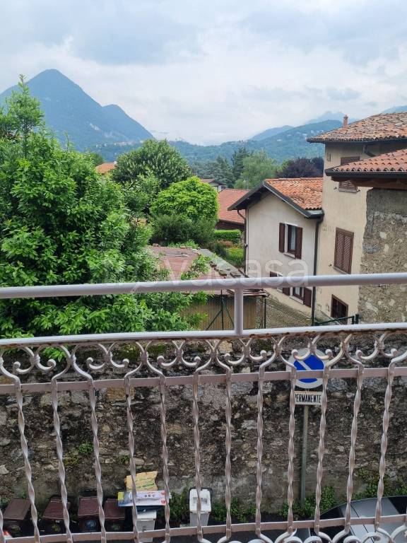 appartamento in affitto ad Erba