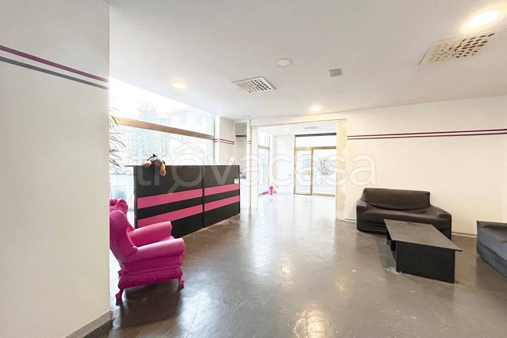 appartamento in affitto ad Erba