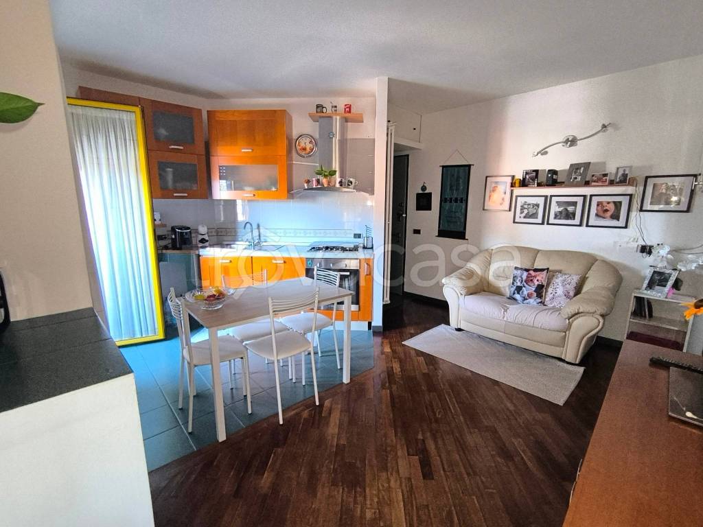 appartamento in affitto ad Erba