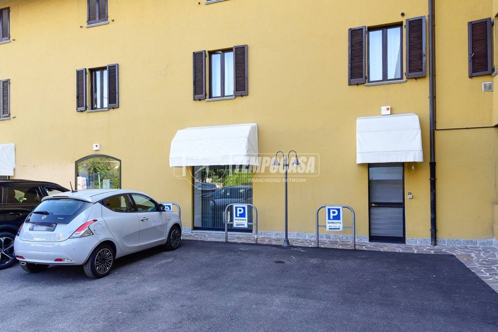 appartamento in affitto ad Erba